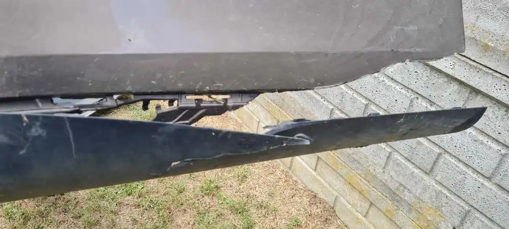 MERCEDES E KLASA W214 Zderzak Tył Tylny A2148851700 PDC