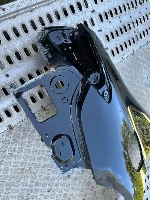 Mercedes E Klasa W214 Poszycie Błotnika Tylne Prawe A2146370400