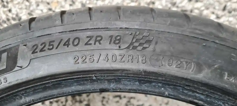 MICHELIN PILOT SPORT 4 Opona letnia 225/40/18 Wzmocnienie XL