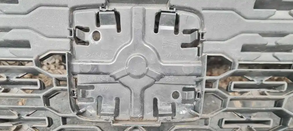 SEAT IBIZA V 6F0 Grill Atrapa Zderzaka Przód 6F0853654D