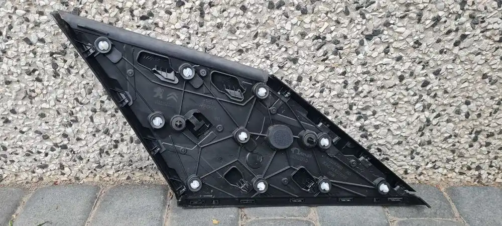 PEUGEOT 2008 II Nakładka Osłona Błotnika Tył Tylna Prawa 9825592480