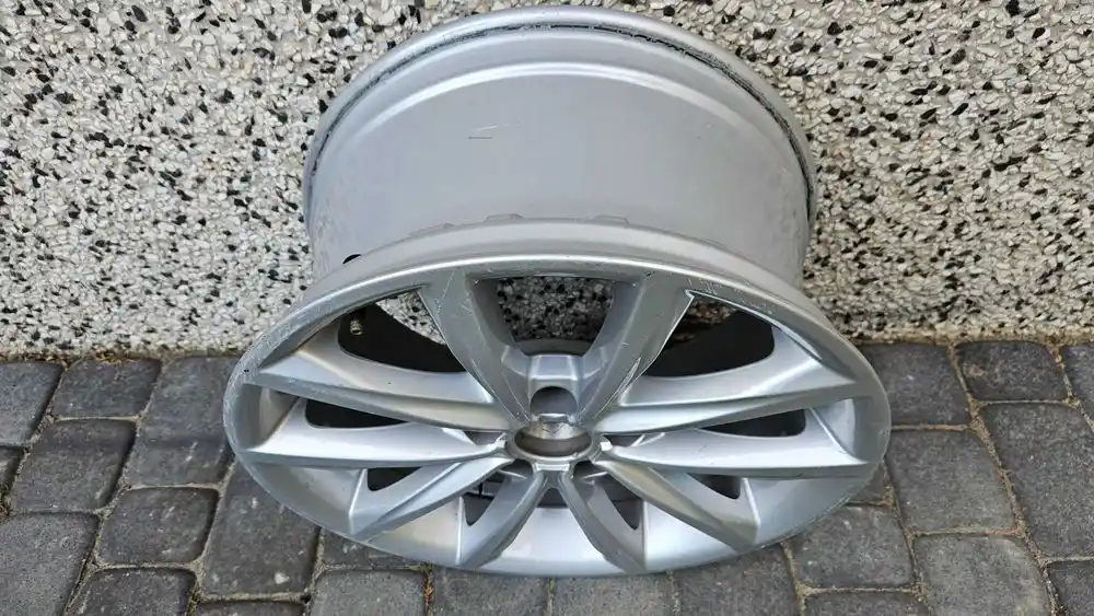 AUDI TT ALUFELGA 8,5 x 17'' 5X112
