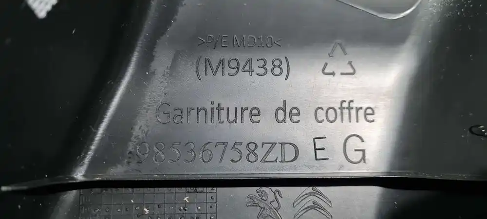 PEUGEOT 2008 II 19- Boczek Bagażnika Tył Tylny Lewy Prawy