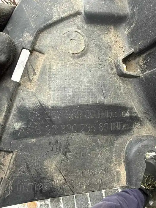 PEUGEOT 2008 II Nadkole Tył Tylne Lewe