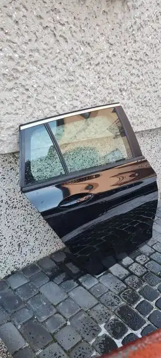 OPEL ASTRA K KOMBI Drzwi Tył Tylne Prawe Z22Y