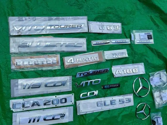 Mercedes Emblematy CLA Vito AMG GLE