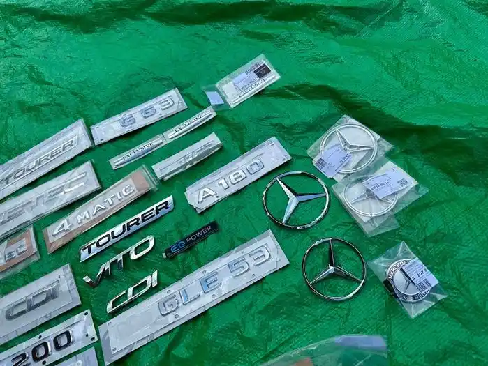 Mercedes Emblematy CLA Vito AMG GLE