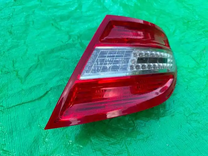 Mercedes C Klasa W204 Sedan Lampa Tylna Prawa