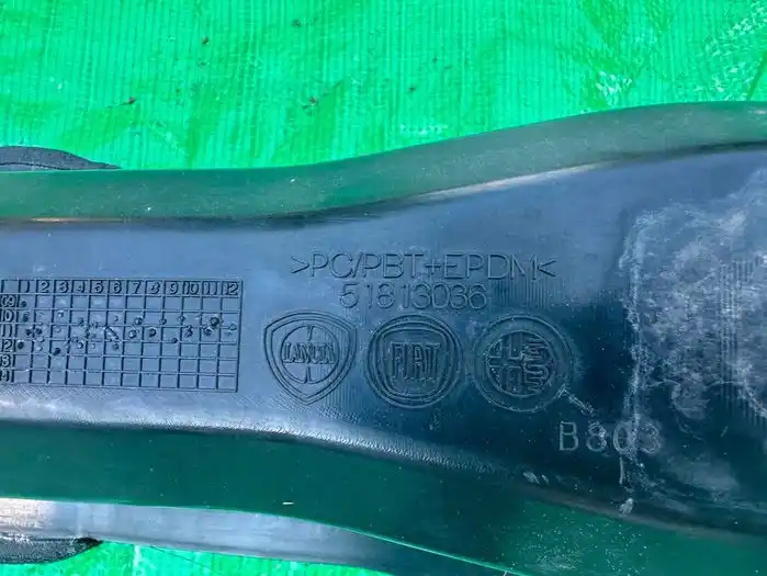 Alfa Romeo Giulietta Belka Zderzak Tył