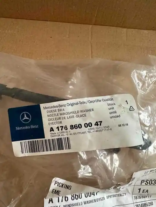 Mercedes A Klasa W176 Dysza Spryskiwacza Tył
