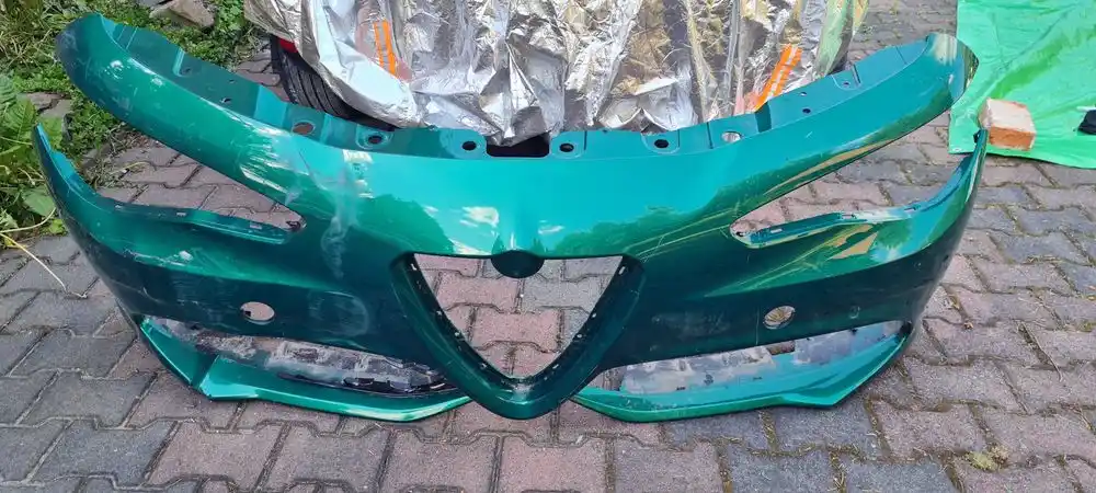 ALFA ROMEO GIULIA VELOCE Zderzak Przód Przedni PDC 50567735