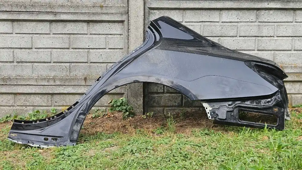 MERCEDES W205 SEDAN Błotnik Tył Tylny Lewy Poszycie