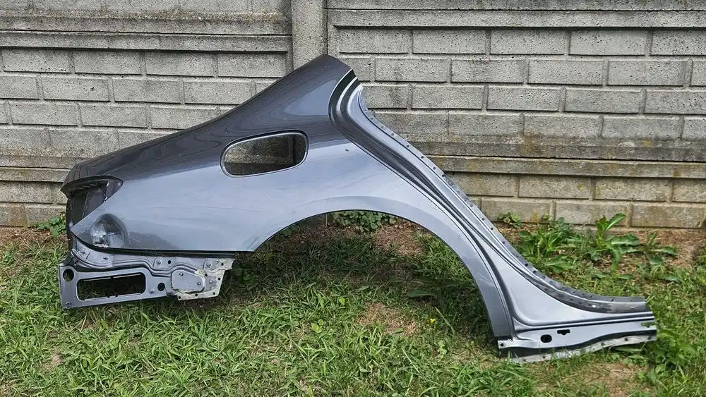 MERCEDES A213 W213 SEDAN Poszycie Błotnika Tył Tylne Prawe