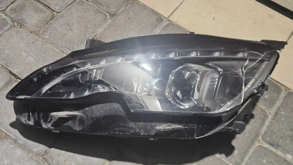PEUGEOT 308 T9 LIFT 17-23 Lampa Przód Przednia Lewa FULL LED