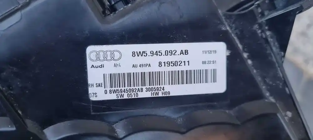 AUDI A4 B9 SEDAN LIFT 19-24 Lampa Tył Tylna Prawa Matrix Led Kanada