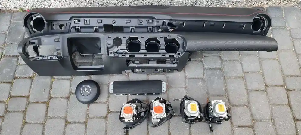 MERCEDES CLA A-KLASA W177 W118 AMG Lift Deska Konsola Poduszki Pasy Czerwona Nić