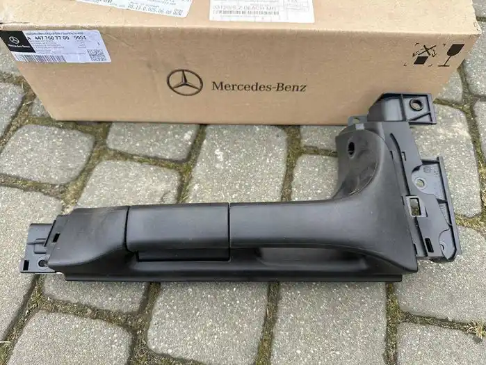 Mercedes V Klasa W447 Zamek Klamka Drzwi Prawych A4477607700