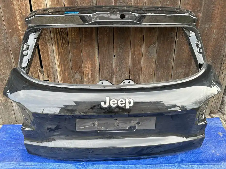 Jeep Avenger Klapa Bagażnika Tył