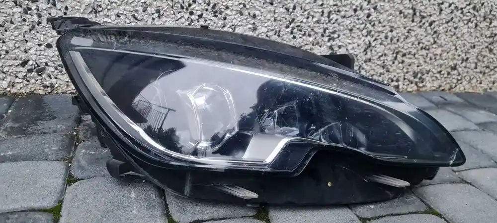 PEUGEOT 308 T9 13-17 Lampa Przód Przednia Prawa Full Led