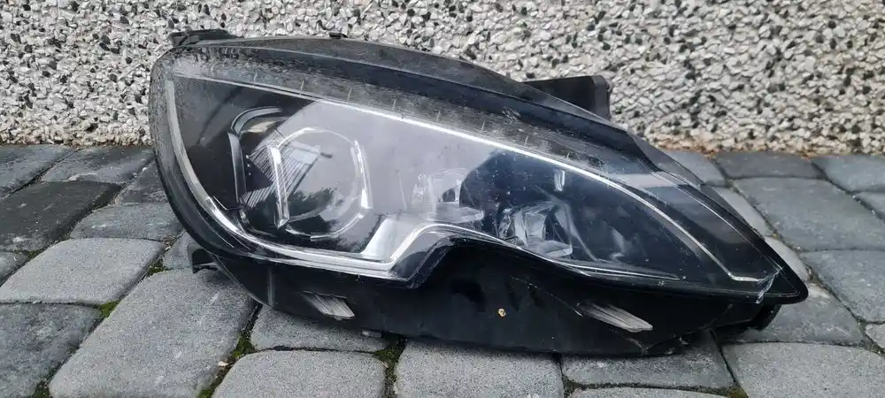PEUGEOT 308 T9 13-17 Lampa Przód Przednia Prawa Full Led