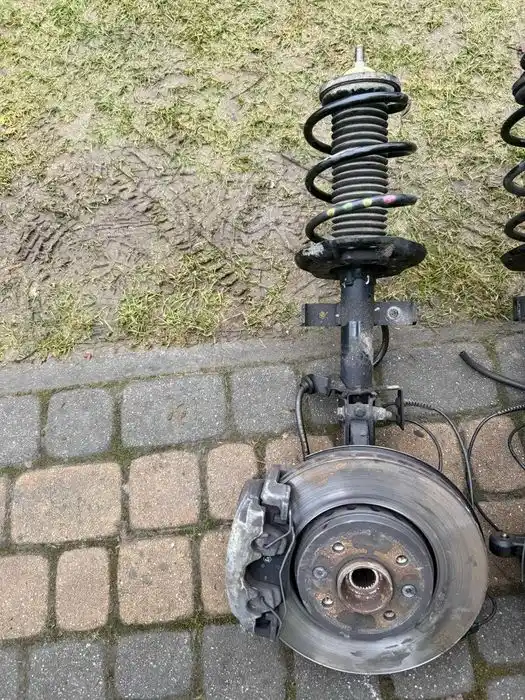 RENAULT CLIO V McPherson Zwrotnica Lewa Przód Komplet