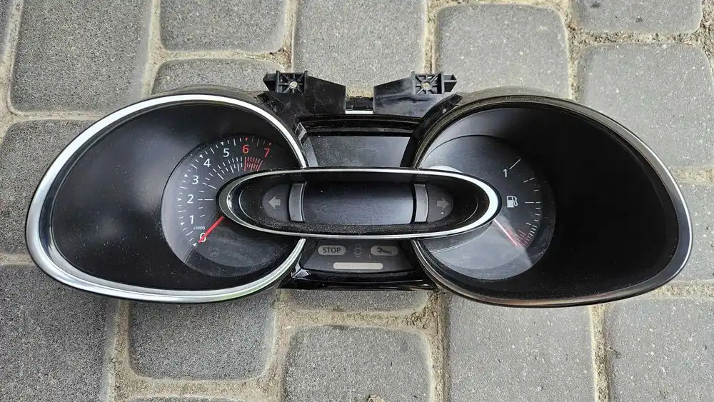 RENAULT CLIO IV 1.5 DCI 12-19 Licznik Zegar Europa