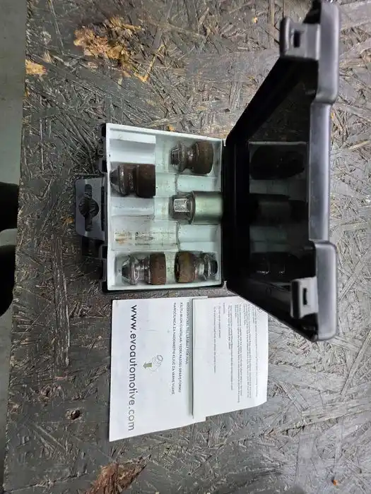 Śruby Zabezpieczające Opel Antara