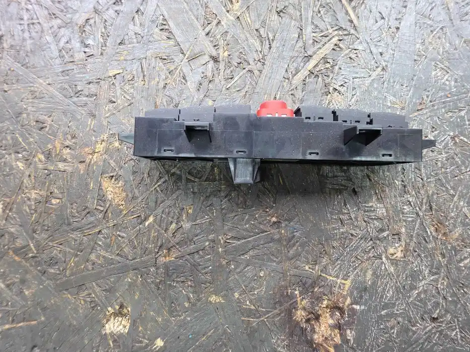 Panel Przełączników Awaryjnych Opel Antara 2011r-20.785.516