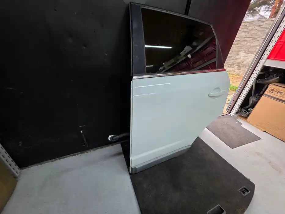 Drzwi Lewy Tył Opel Antara I FL Kod Lak.GAZ(40R)