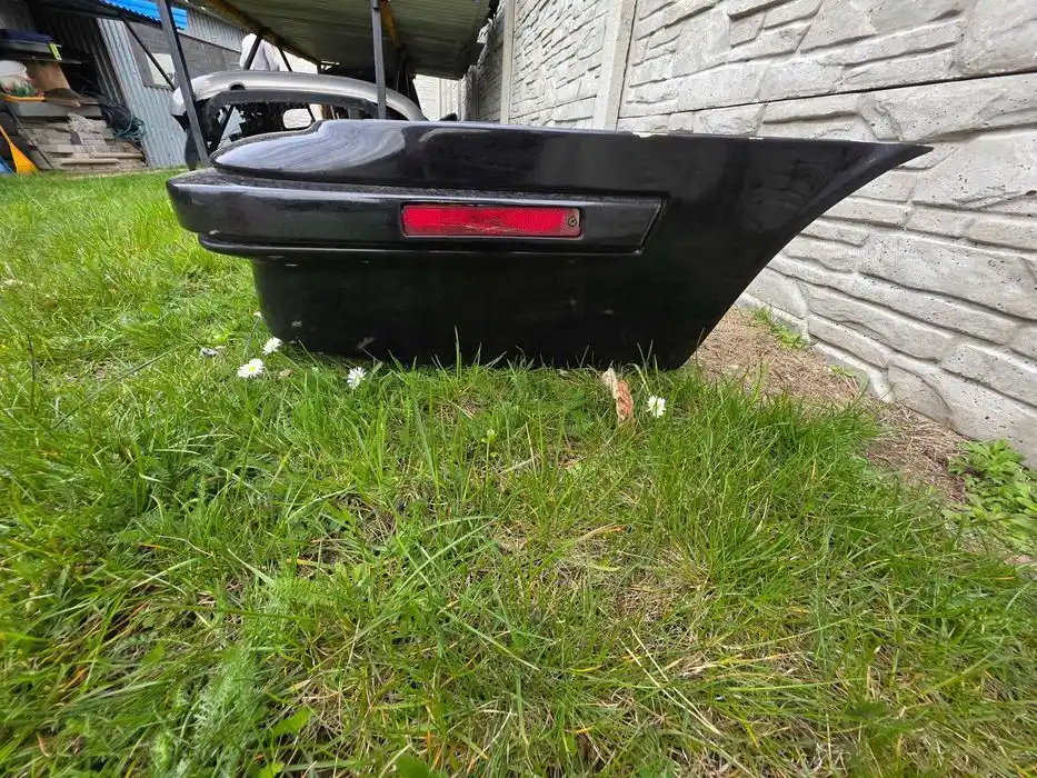 Zderzak Tył Pontiac SunBird  90r