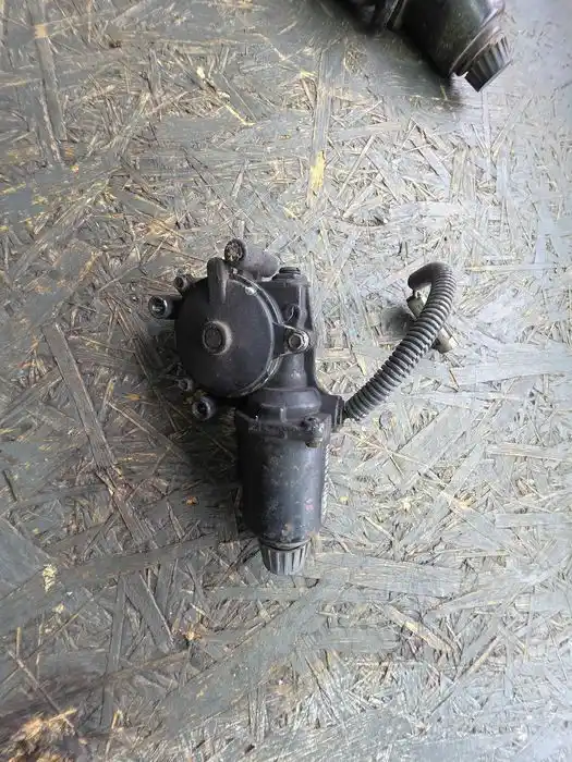 Silniczek Lampy Prawej Pontiac SunBird 165.079.58RH