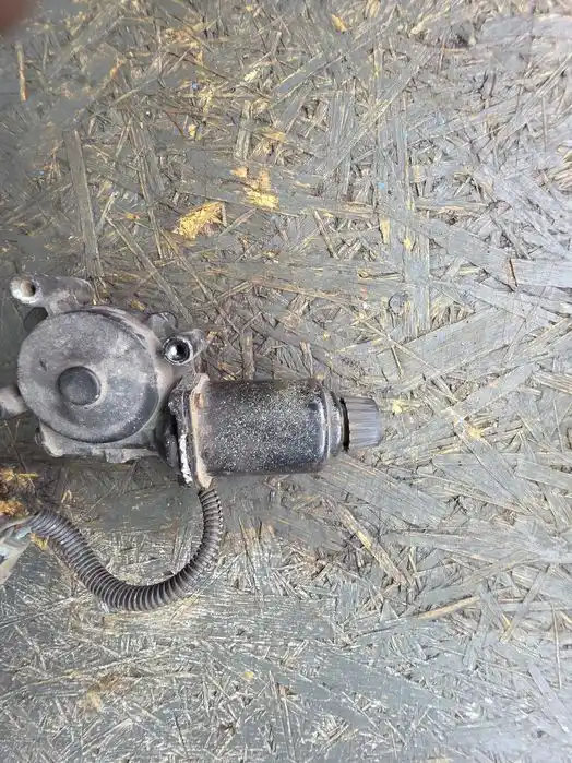 Silniczek Lampy Lewej Pontiac SunBird 165.079.57LH