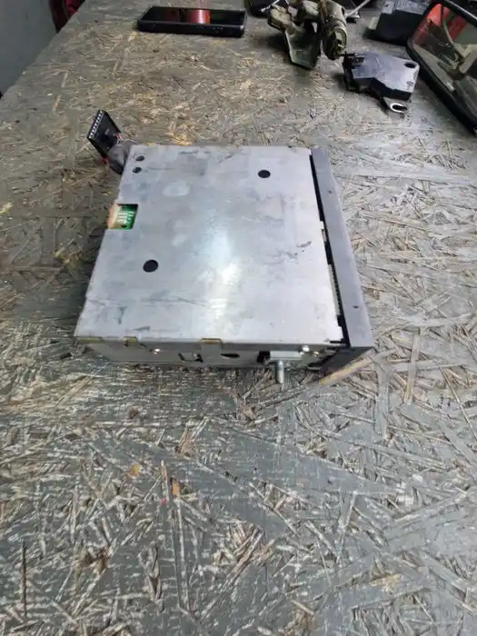 Radio Pontiac SunBird 160.667.52