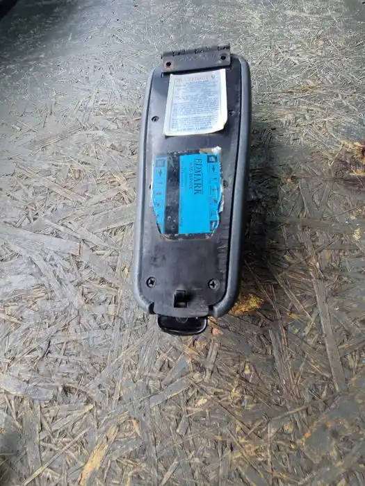 Podłokietnik Pontiac SunBierd 90r