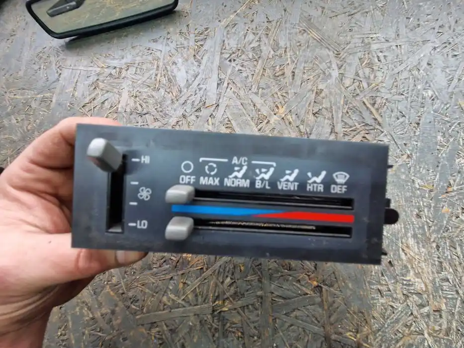 Panel Klimatyzacji Pontiac SunBird 160.742.42