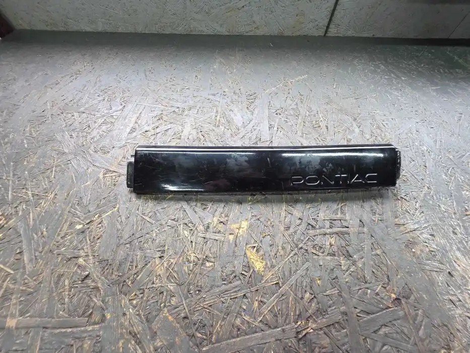 Osłona Lampy Lewej Przód Pontiac Sunbird 90r