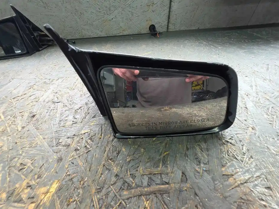 Lusterko Zewnetrzne Prawe Pontiac SunBird 202.940.82