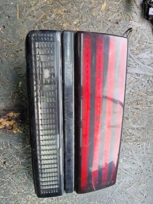 Lampa Prawy Tył w Klape Pontiac SunBird 165.083.52RH