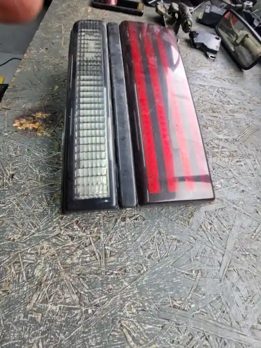 Lampa Prawy Tył w Klape Pontiac SunBird 165.083.52RH