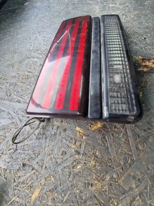 Lampa Prawy Tył w Klape Pontiac SunBird 165.083.52RH