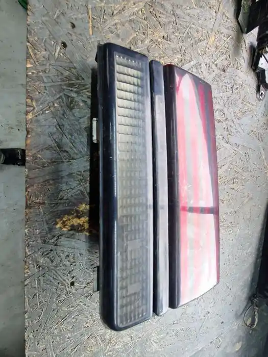 Lampa Lewy Tył w Klape Pontiac SunBird 165.083.51LH
