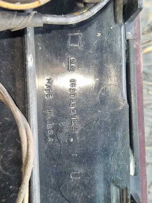 Lampa Lewy Tył w Klape Pontiac SunBird 165.083.51LH