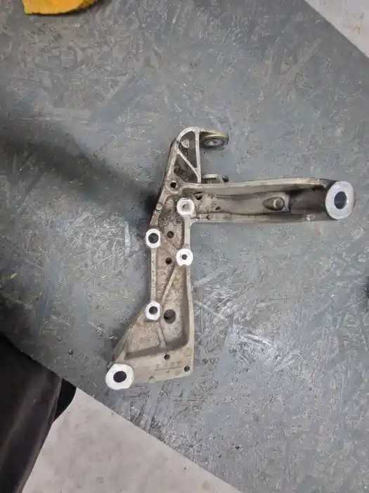 Wspornik Wahacza Prawy Przód Vw Audi Seat Skoda 1K0.199.296.E