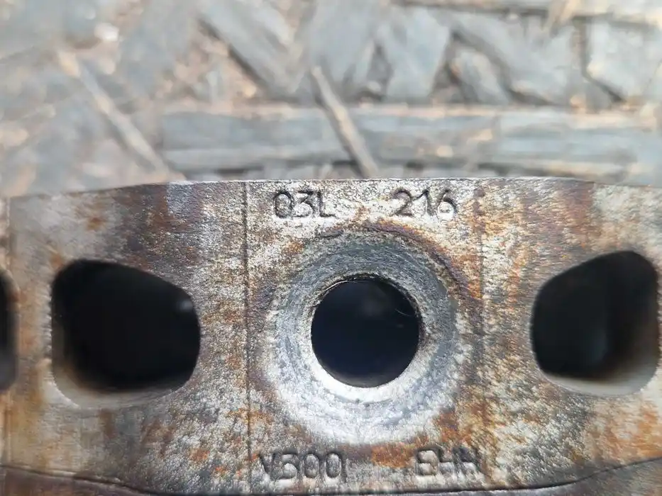 Uchwyty Wtryskiwaczy Vw Audi Seat Skoda 03L.216