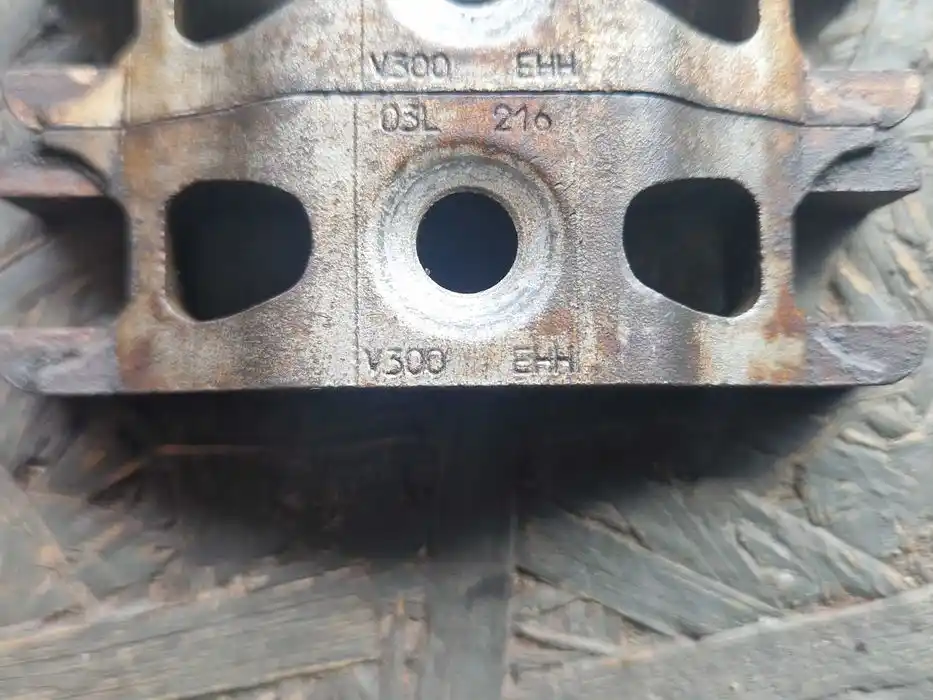 Uchwyty Wtryskiwaczy Vw Audi Seat Skoda 03L.216