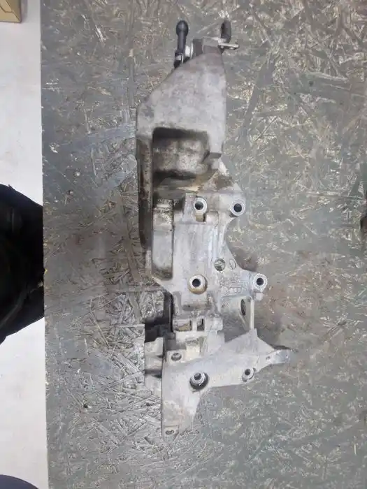 Łapa Alternatora Vw Audi Seat Skoda 03L.903.143K