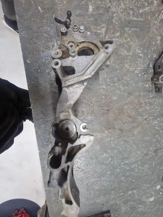 Łapa Alternatora Vw Audi Seat Skoda 03L.903.143K