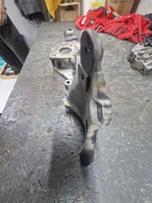 Łapa Alternatora Vw Audi Seat Skoda 03L.903.143K