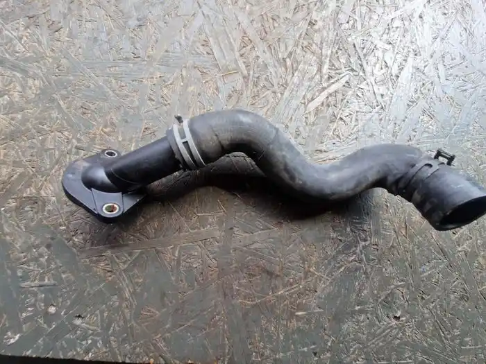 Kruciec Termostatu Vw Audi Seat Skoda 1.6 TDI 03L.121.114B