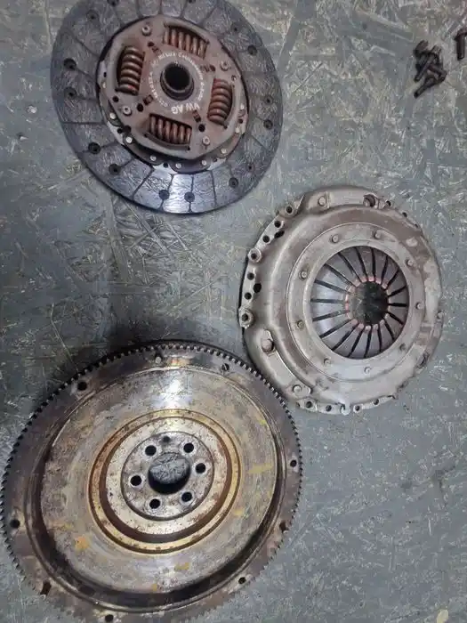 Sztywne Koło Sprzegło Vw Audi Seat Skoda 1.6 TDI CAYC Tarcza 6mm